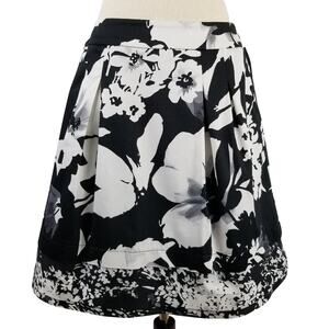 White House Black Market Black White Black Floral Lined Skirt Excellent! Size 4